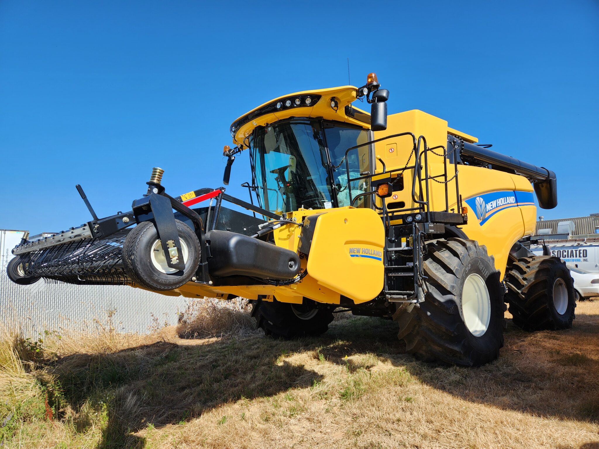 Combine Line 2023 New Holland CX8.80 Combine – BRIM Tractor